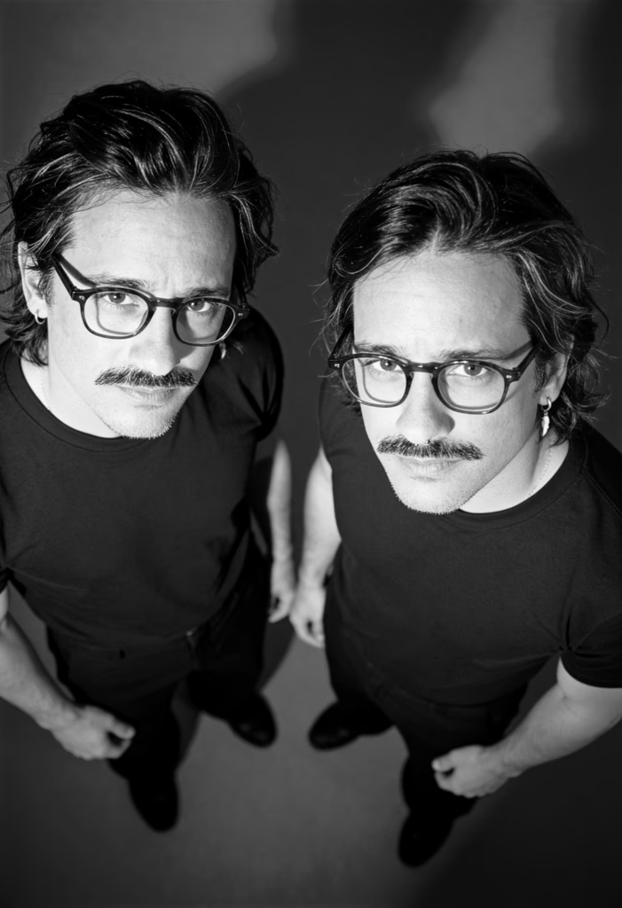 Luis e João, os irmãos gêmeos da Like a Duo